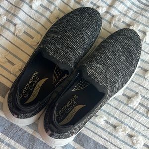 Skechers Air-Cooled ArchFit Slip-on Sneakers W8